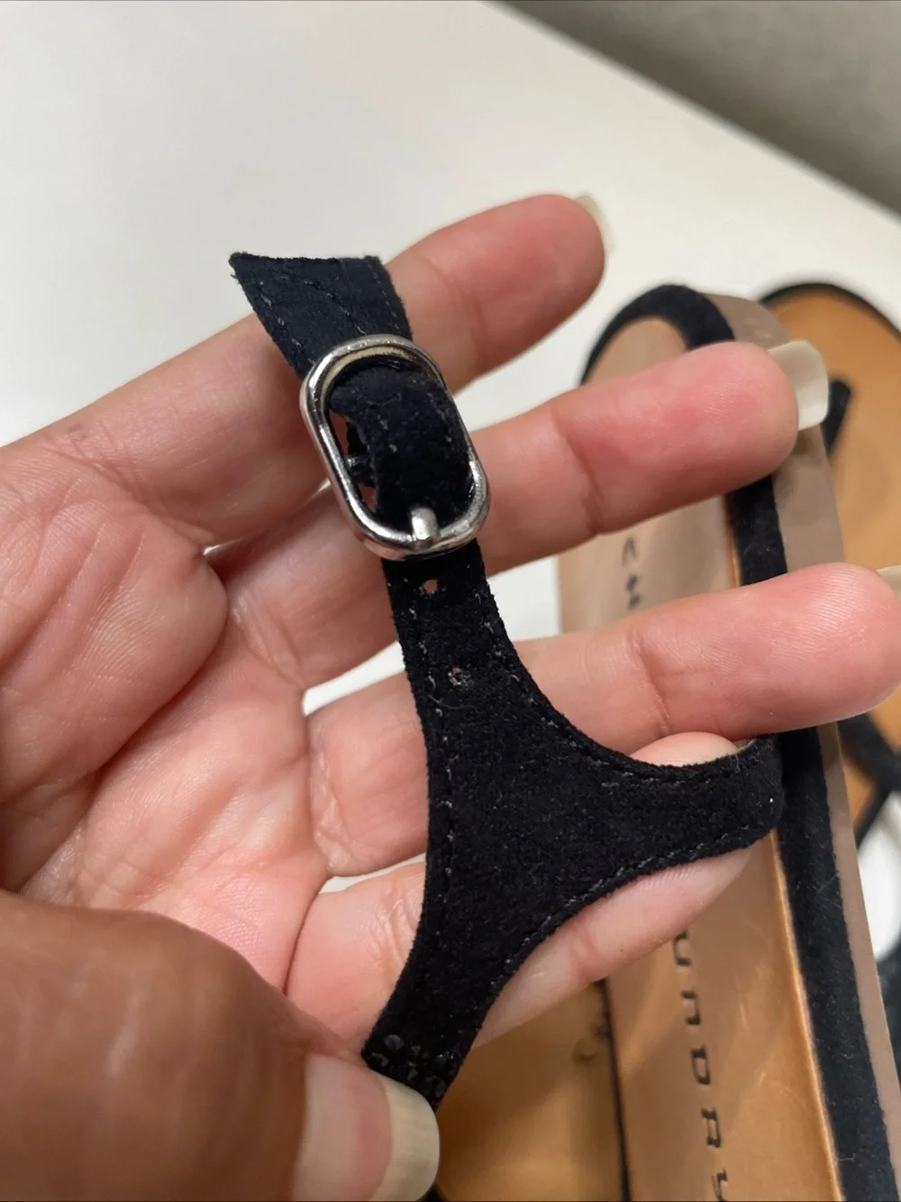 NWOT Chinese Laundry Black Bejeweled T-Strap Flat Sandals Size 6